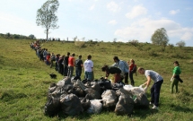 Oregon Park sprijină comunitatea locală și susține proiectele derulate de Asociația Little People și Let's Do It, România!