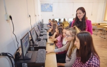 Technology_VOIS România, Fundația World Vision  și Fundația Vodafone România dotează 15 școli gimnaziale rurale  cu echipamente IT