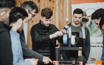 Peste 160 de tineri din Târgu Ocna, pregătiți pentru lumea 3D, pot primi comenzi de la firmele din zonă