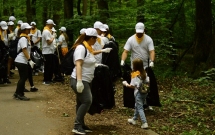 130 de voluntari au participat la acțiunea de ecologizare  a Pădurii Băneasa, organizată de Asociația pastel și ProCredit Bank