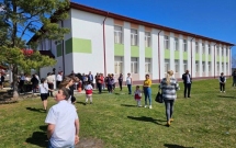 Constantin Enceanu a inaugurat Școala Gimnazială Leleasca, renovată de Asociația BookLand