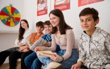 Salvați Copiii România deschide Centrul de Resurse Antibullying, hub de resurse dedicate copiilor, profesorilor și părinților