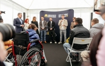 David Popovici, Amalia Enache, Mihai Morar, Marius Manole și Alexandru Tomescu, alături de Hope and Homes for Children, au inaugurat astăzi o nouă casă familială pentru 12 copii cu nevoi speciale din Sectorul 5