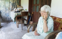 Peste 11.600 de apeluri la Telefonul Vârstnicului în 2025